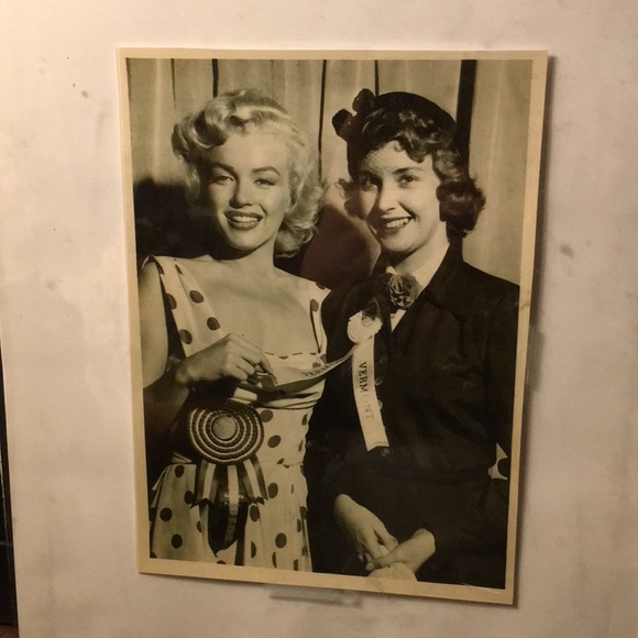 Meet your Posher, Anne Marie Poshmark Ambassador - Picture 7 of 16